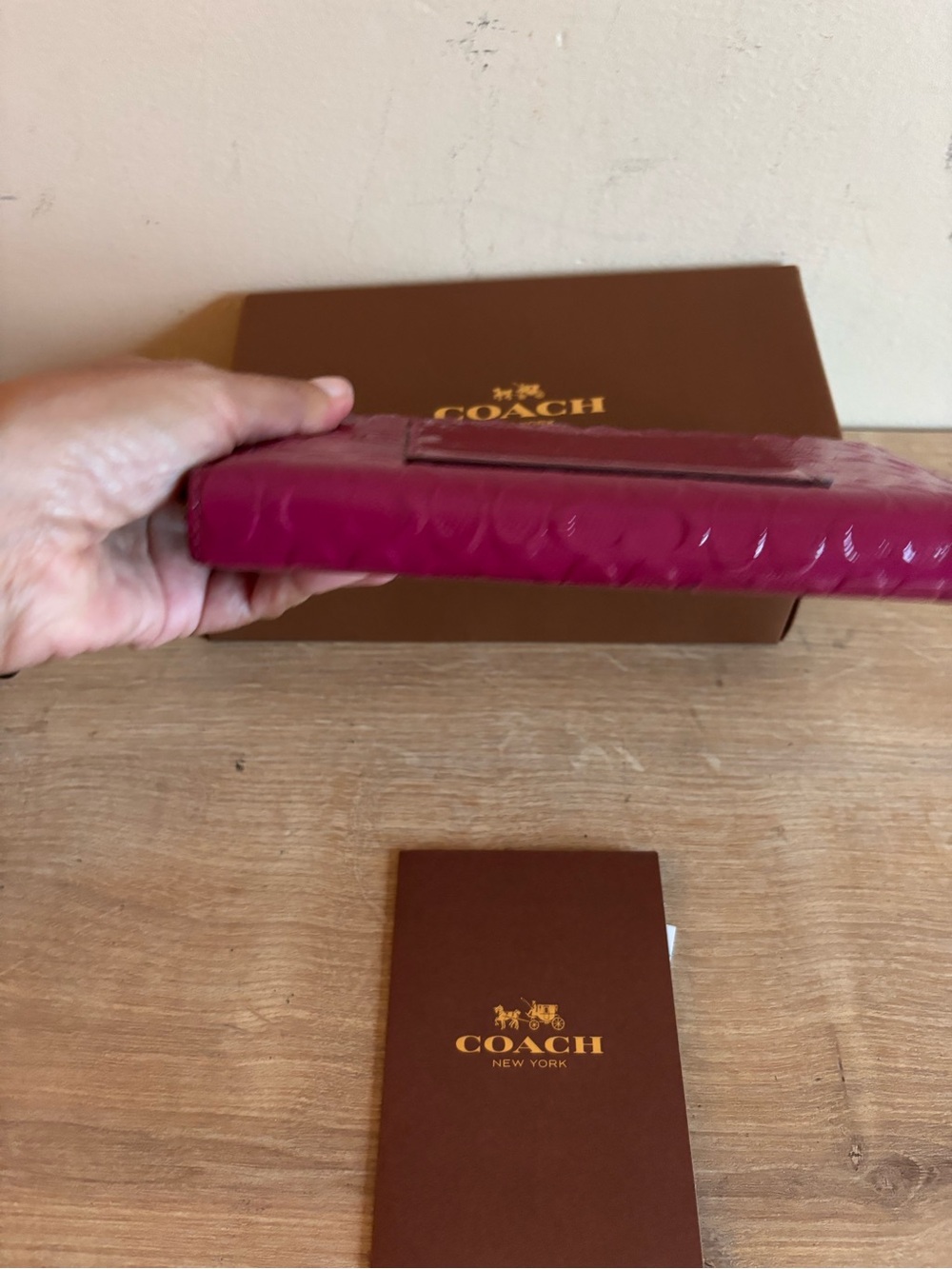 Authentic Coach patent leather zippy wallet - Picture 6 of 8